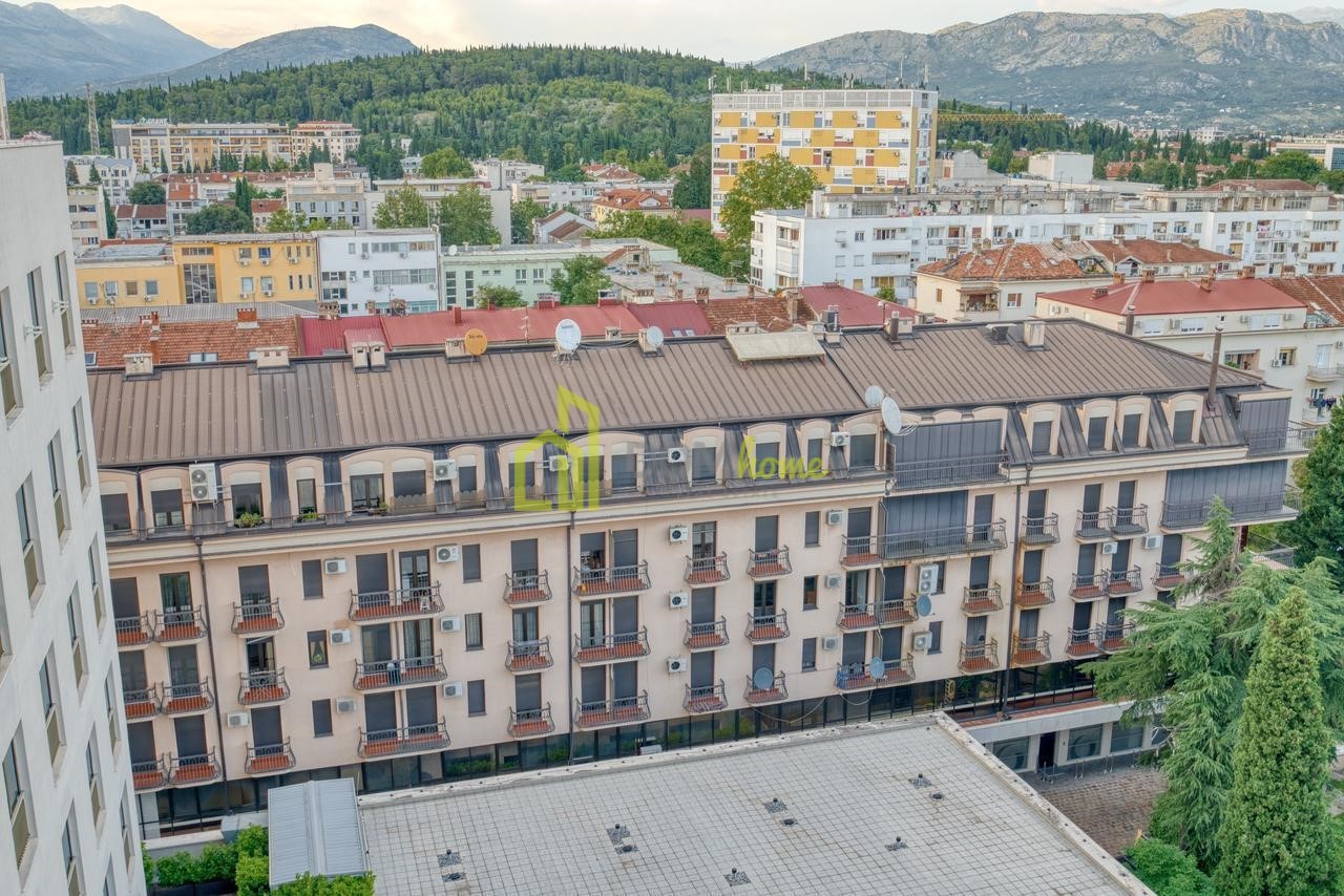 Dvosoban stan 90m2, Centar